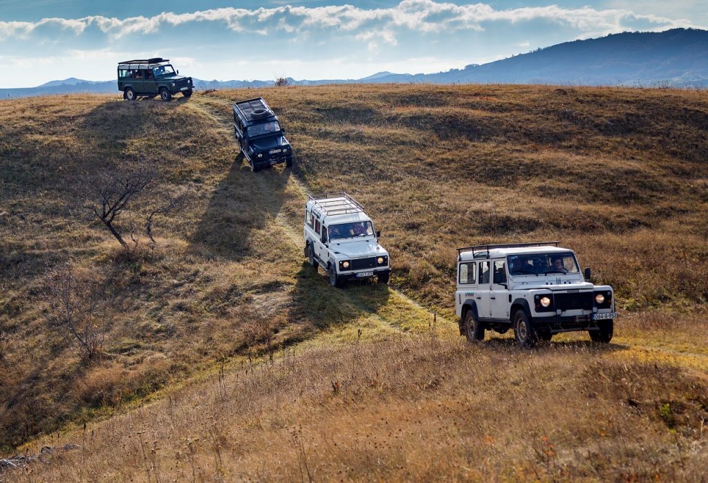 Adding aftermarket AC to your Defender image
