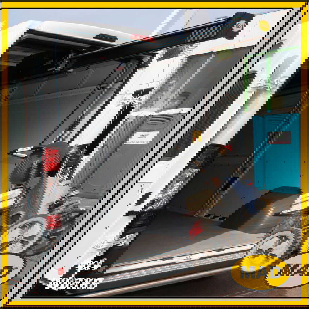 Van lifting and loading crane for vans and trailers