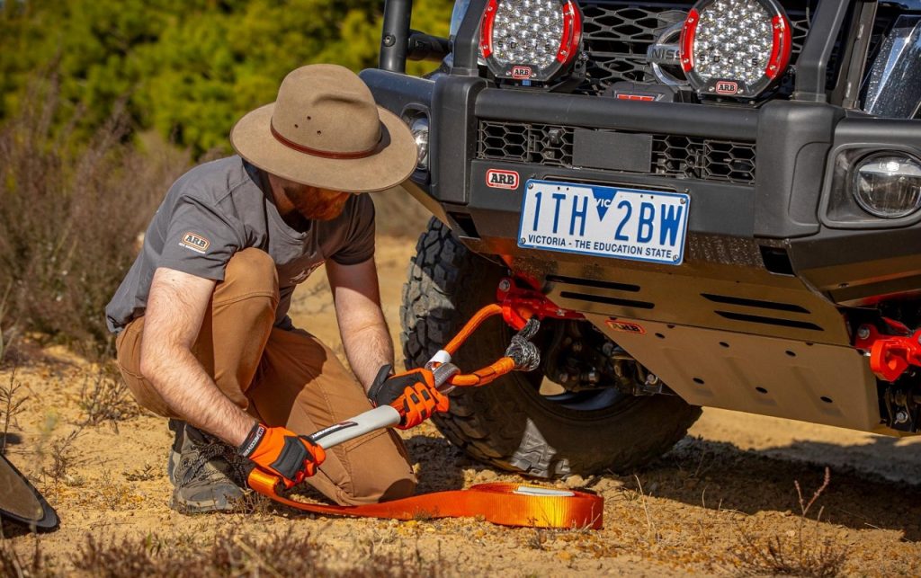 Soft shackles vs. bow shackles – which comes out on top? image